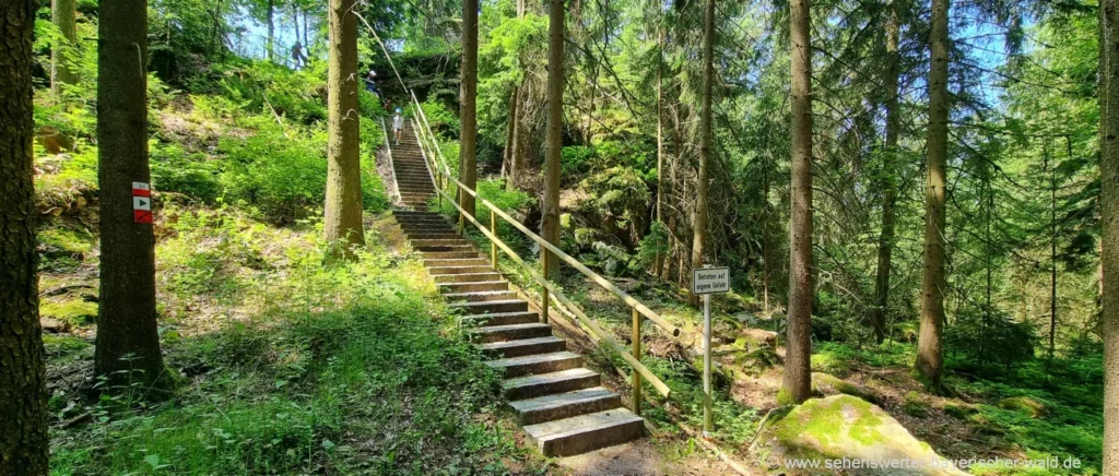 Zandt Himmelstreppe Wandern zum Pfahlriegel am Pandurensteig