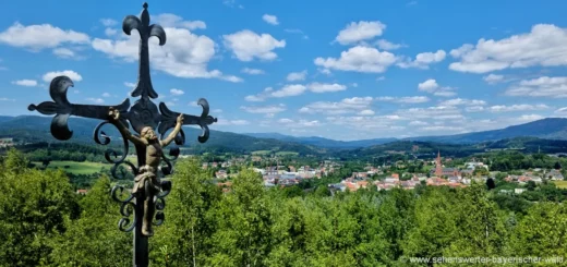 Ausflugstipps Zwiesel der Aussichtspunkt Einsiedeleifelsen